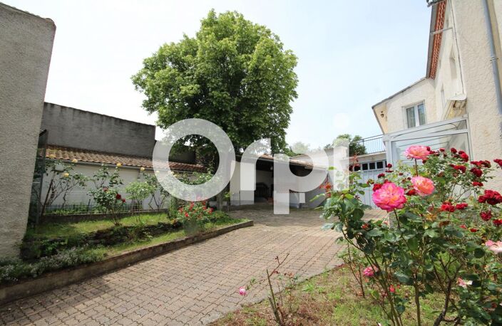 Maison de village avec cour et terrain — photo 3