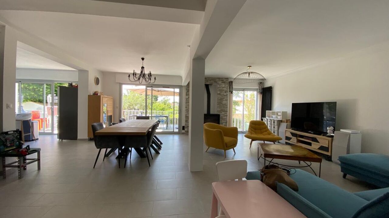 maison 5 pièces 166 m2 à vendre à Lagord (17140)