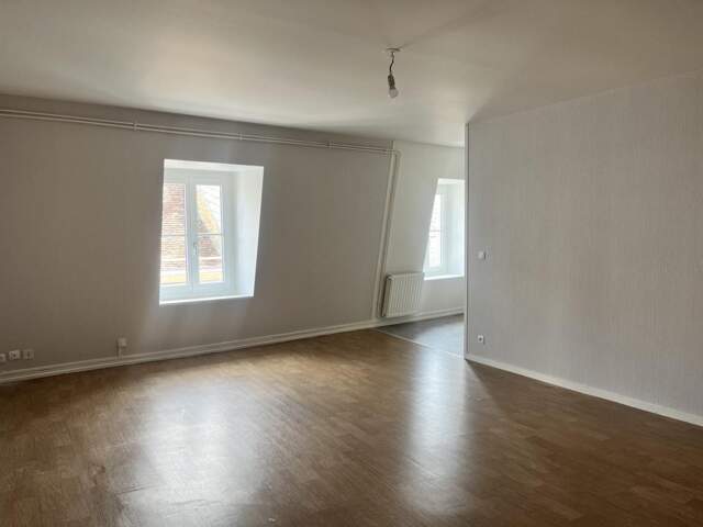 Leasing Appartement 3  pièces 70 m² La Châtre — photo du bien