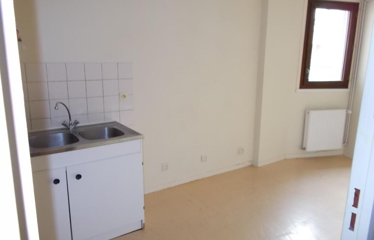 appartement 3 pièces 86 m2 à louer à La Châtre (36400)