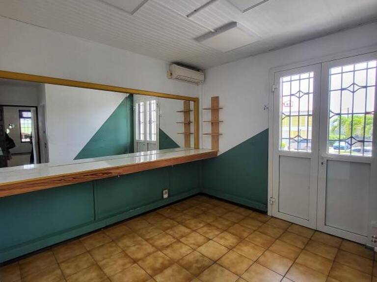 Bien Commercial À Louer — photo 1