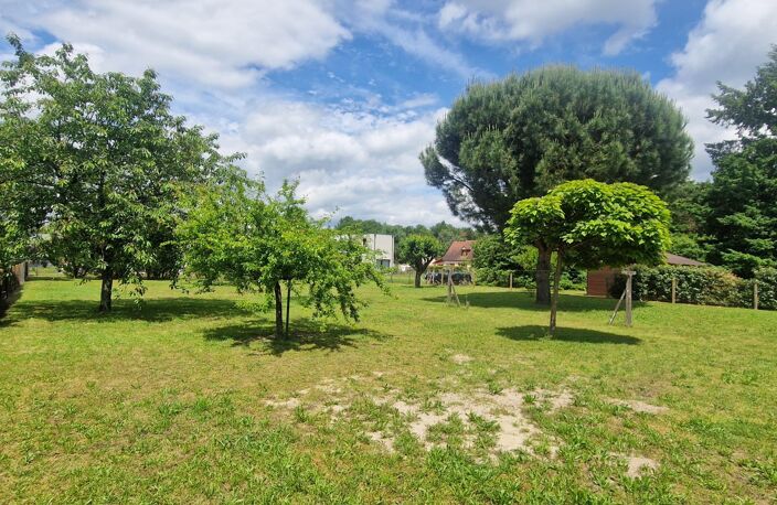 LES MONTILS - TERRAIN A BATIR DE 1161 M² — photo 2