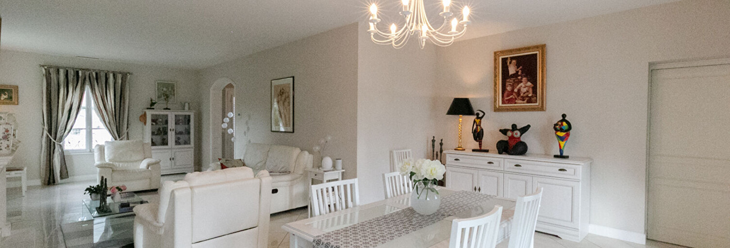 Maison 7 Pièces 215 m² à vendre à La Brède (33650)