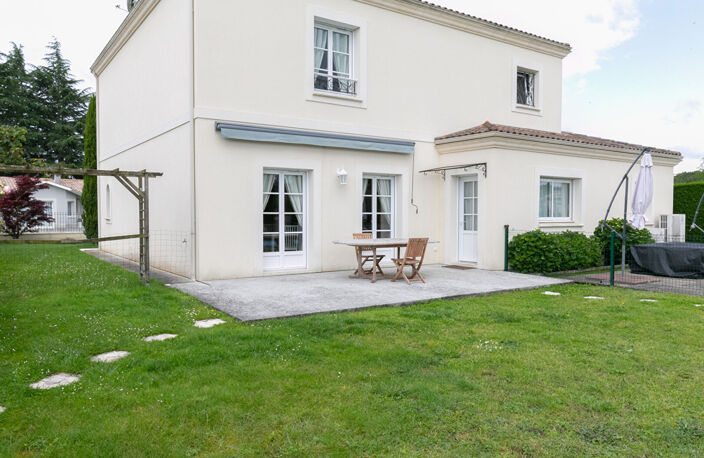 7 pièce(s) 215 m2 — photo 2