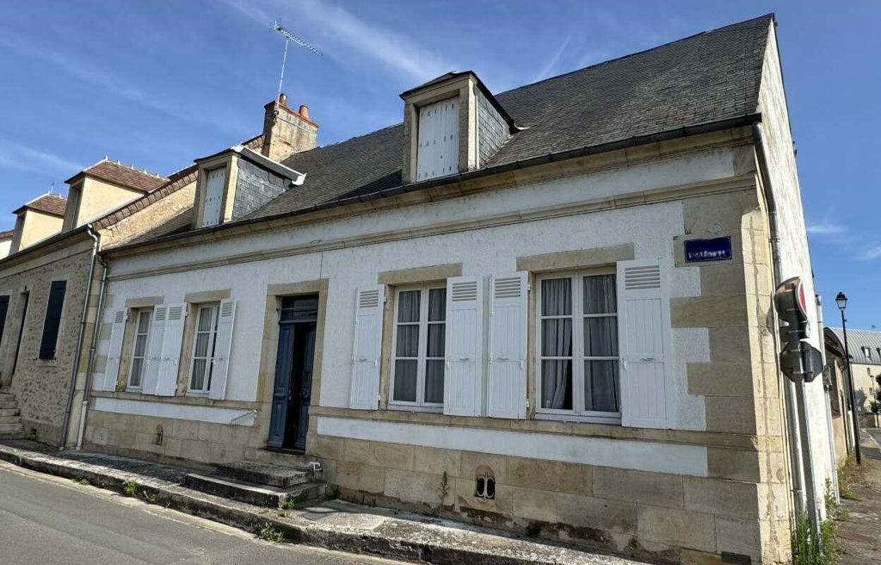 maison 7 pièces 131 m2 à vendre à Saint-Amand-Montrond (18200)