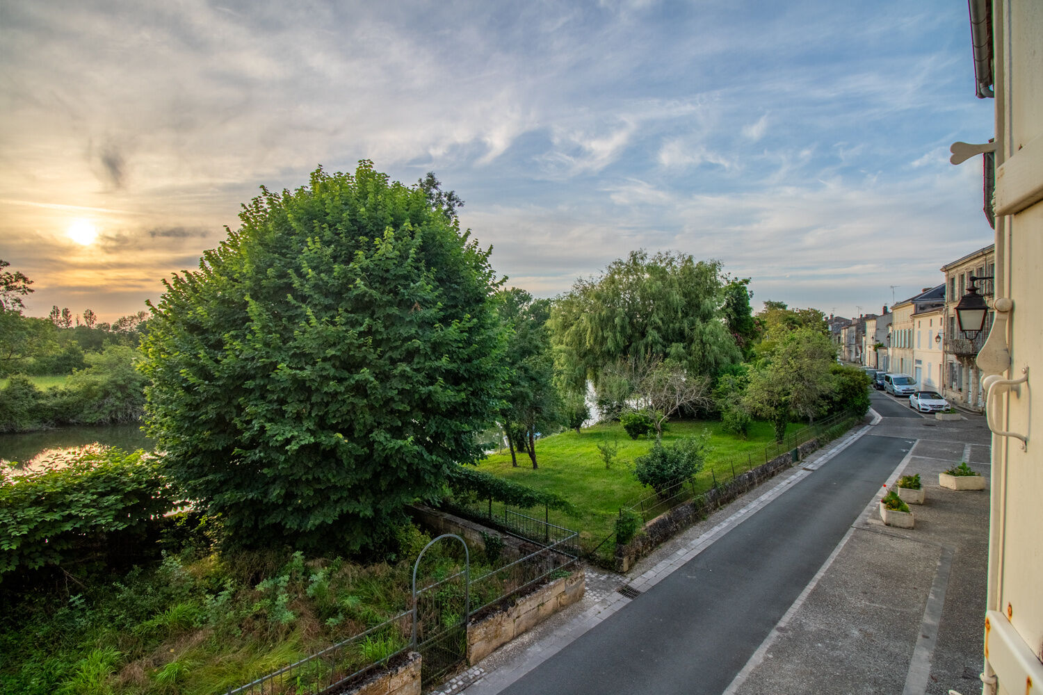 Villa / Maison 10 pièces  à vendre Saint-Savinien 17350