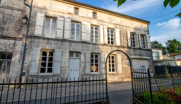 Villa / Maison 10 pièces  à vendre Saint-Savinien 17350