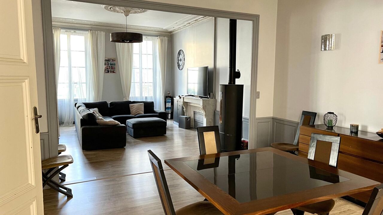 maison 9 pièces 360 m2 à vendre à Saint-Jean-d'Angély (17400)