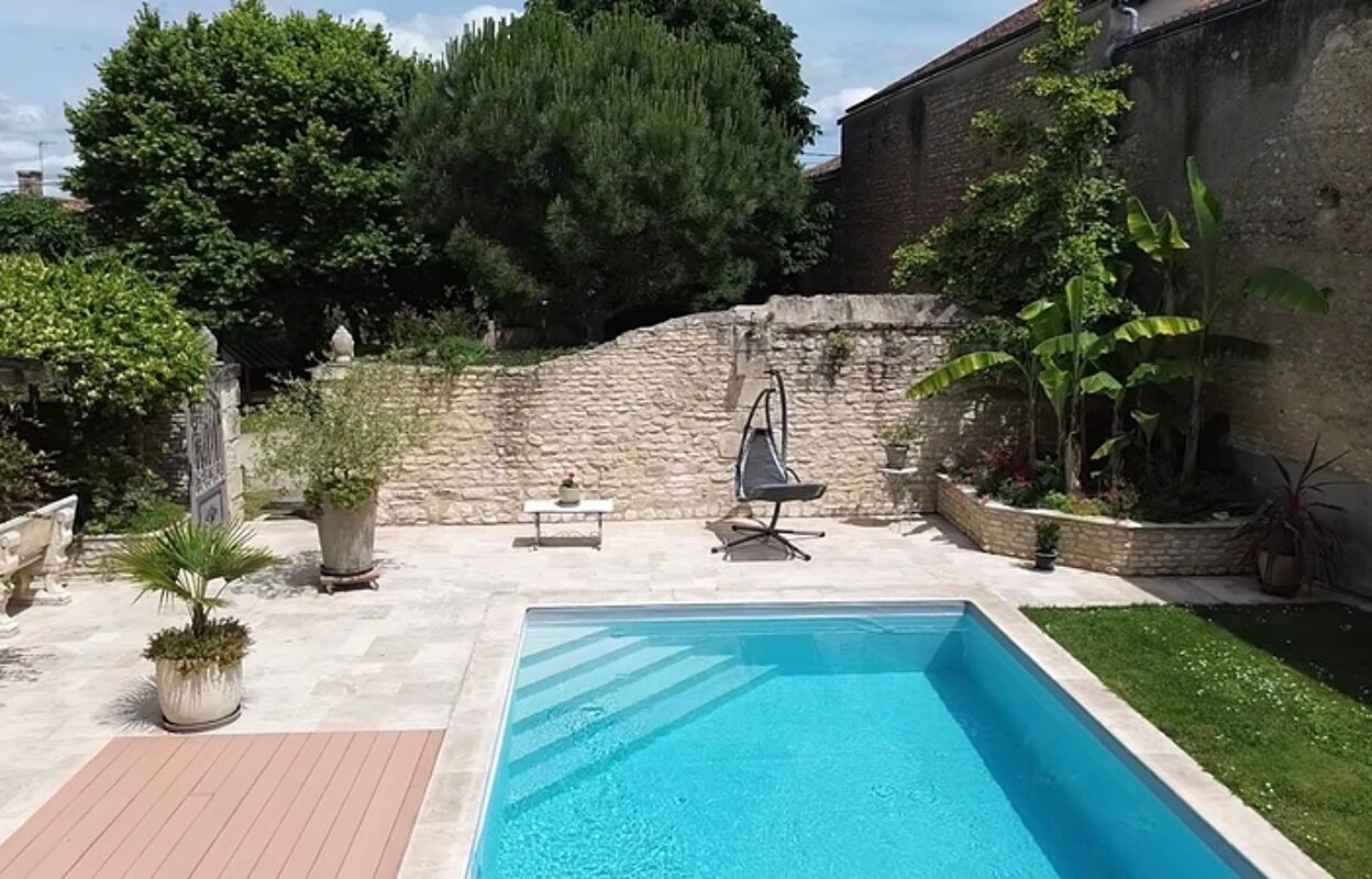 maison 8 pièces 267 m2 à vendre à Poitiers (86000)