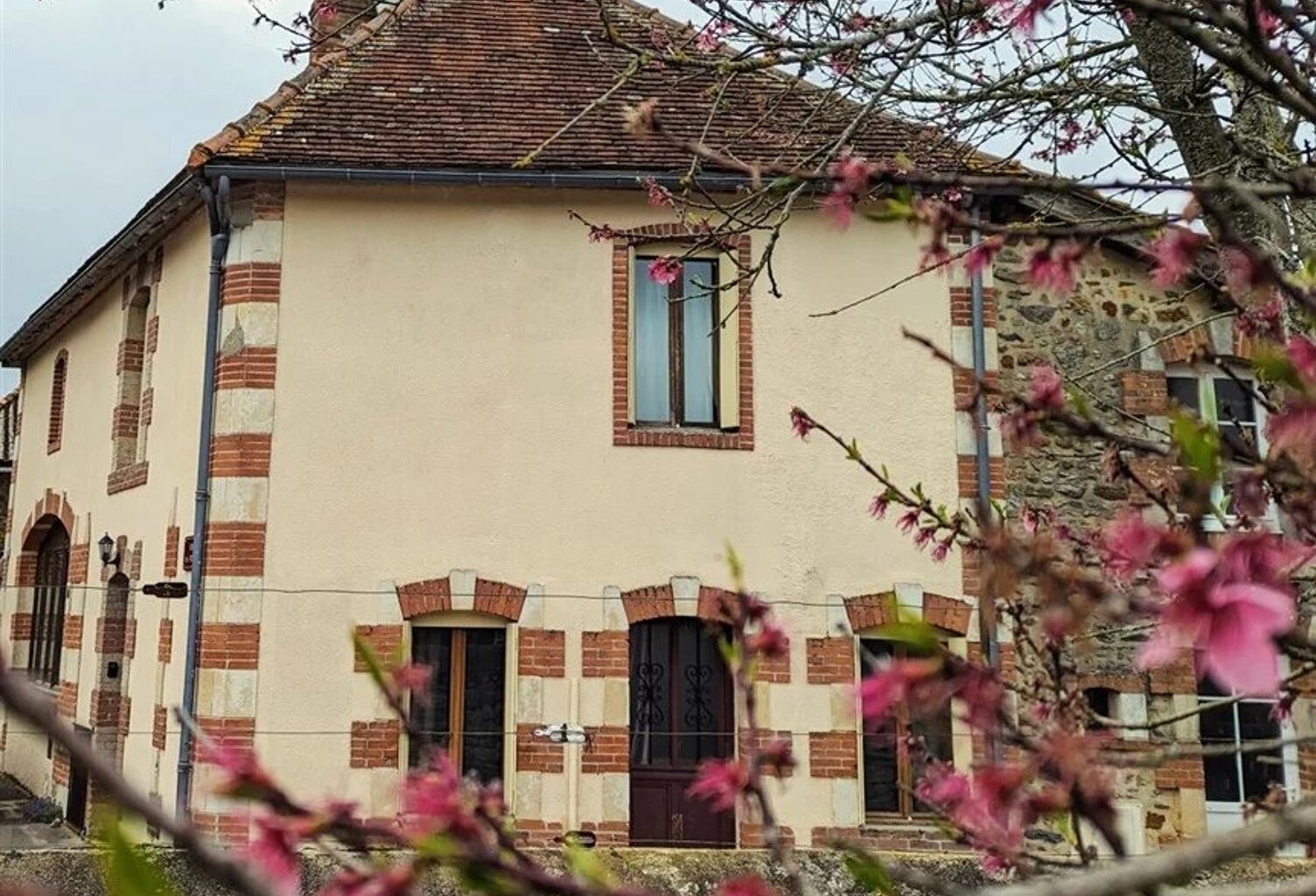 Vente Maison de village avec 3 chambres et jardin. — photo 1