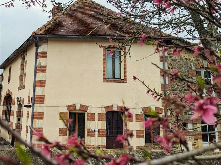 Vente Maison de village avec 3 chambres et jardin. — photo 1