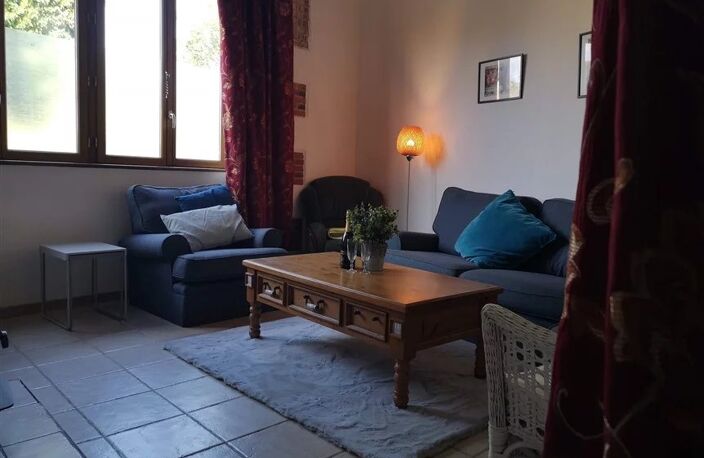 Vente Maison de village avec 3 chambres et jardin. — photo 5