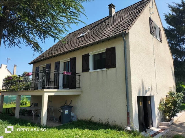 PAVILLON 5 MIN NORD DE SENS, 4 CHAMBRES, 990 M2 TERRAIN CLOS — photo du bien