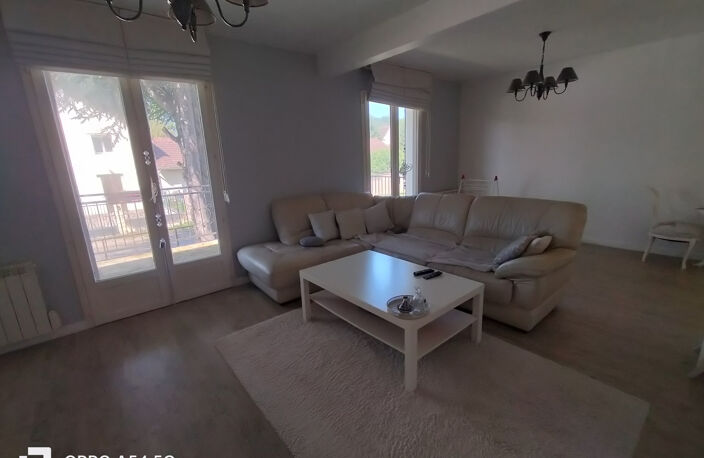 PAVILLON 5 MIN NORD DE SENS, 4 CHAMBRES, 990 M2 TERRAIN CLOS — photo 2