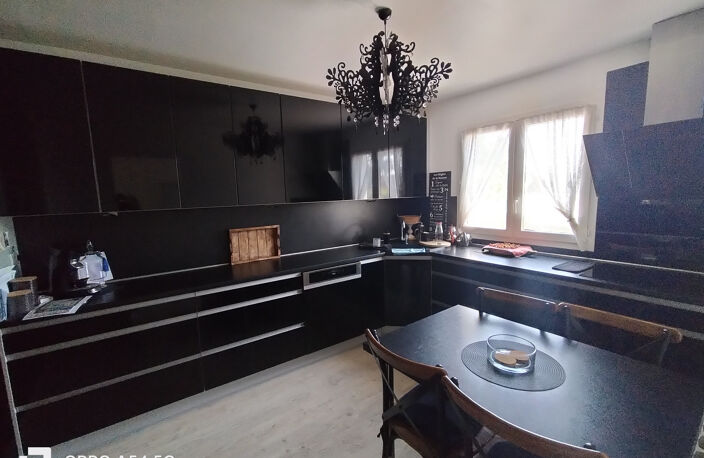 PAVILLON 5 MIN NORD DE SENS, 4 CHAMBRES, 990 M2 TERRAIN CLOS — photo 4