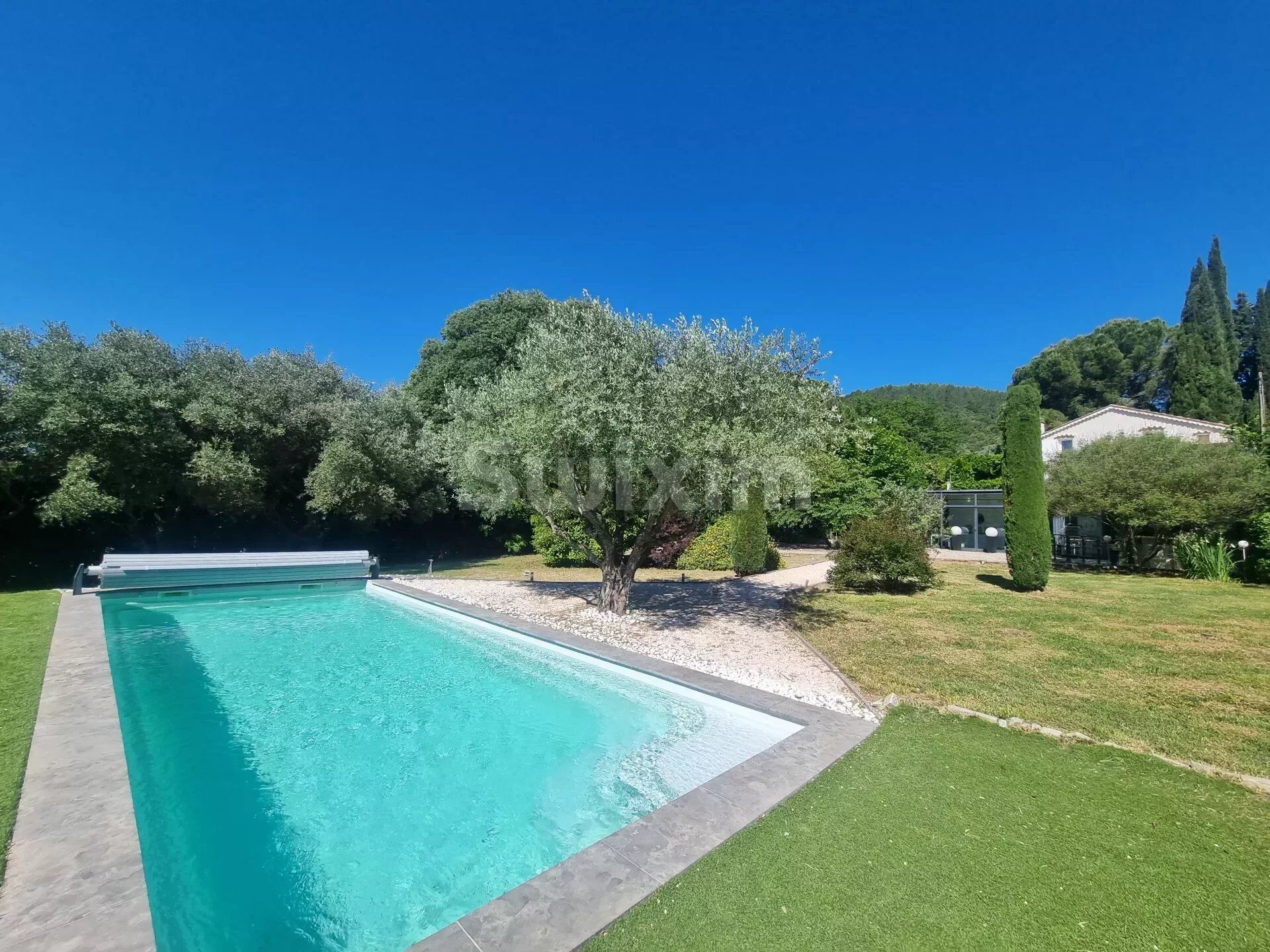 Maison de charme et appartement indépendant avec piscine et terr