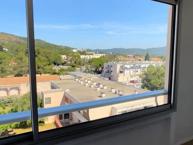 Appartement Hyères 2 pièces 39.64 m2 — photo du bien
