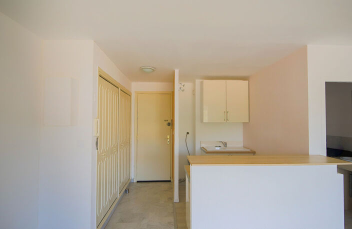 Appartement Hyères 2 pièces 39.64 m2 — photo 2