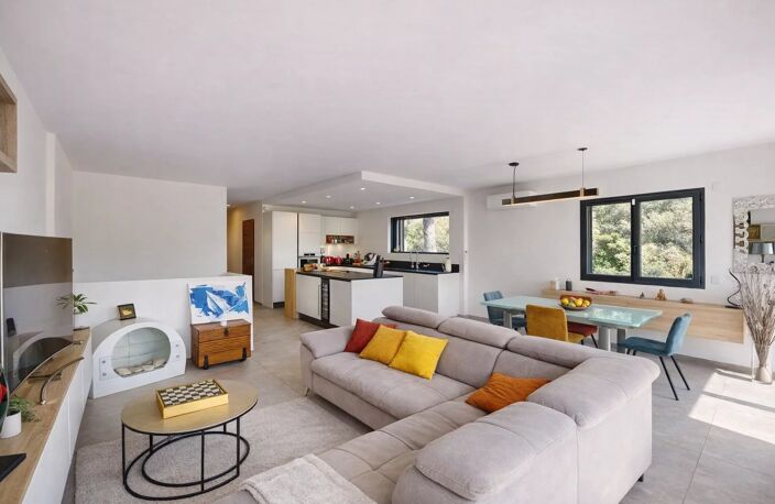 VILLA CONTEMPORAINE - FRÉJUS - TOUR DE MARE. — photo 3