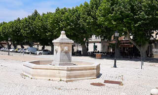 Immeuble  400 m² à vendre à Boulbon (13150)