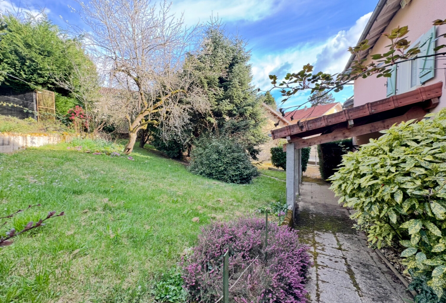 Maison 5 pièces sur 962 m2 de terrain — photo 1