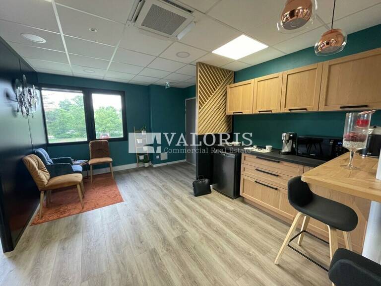 BUREAUX à LOUER — photo 1