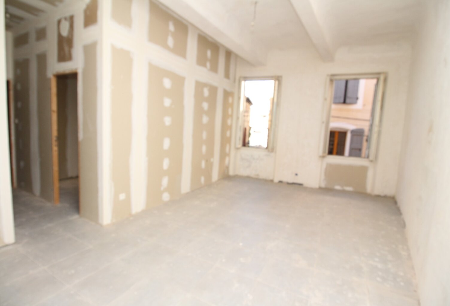 Pertuis centre ville rue Piétonne 4 appartements à vendre — photo 1