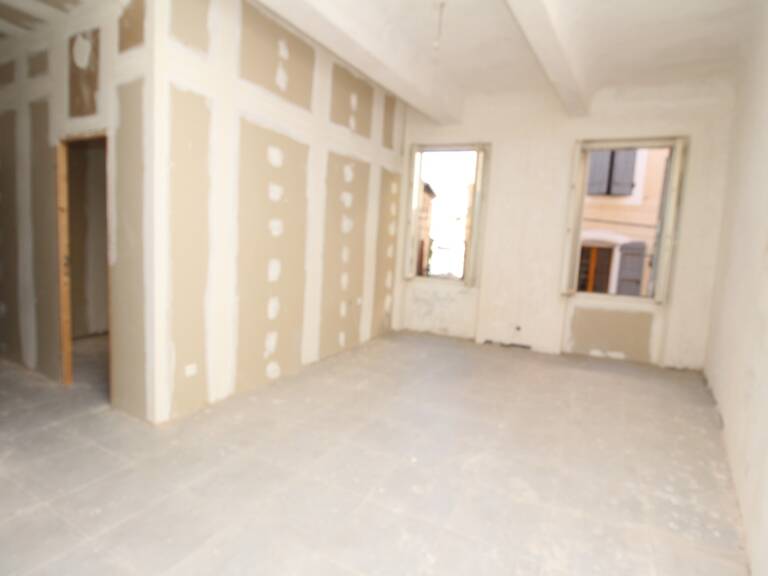 Pertuis centre ville rue Piétonne 4 appartements à vendre — photo 1