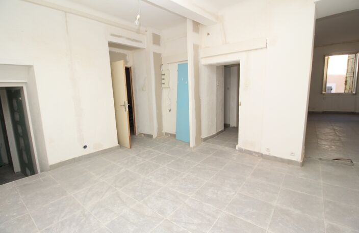 Pertuis centre ville rue Piétonne 4 appartements à vendre — photo 3