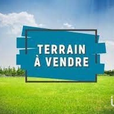 Terrain 784 m²