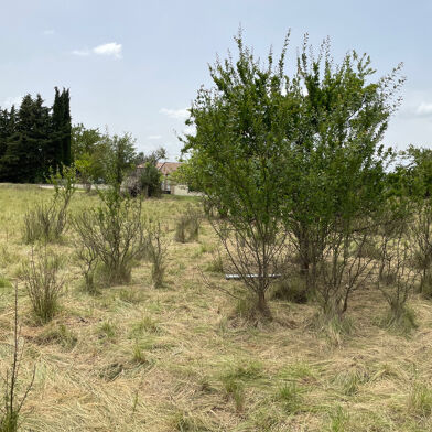 Terrain 685 m²