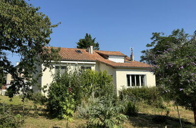 vente maison 168 000 € à proximité de Cissé (86170)