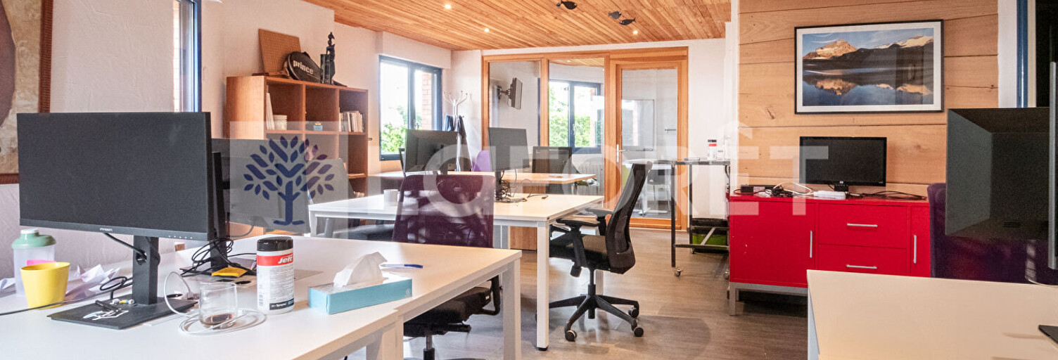 Bureau  198 m² à louer à Annecy (74000)