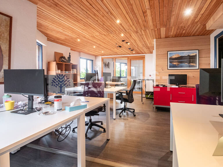 Bureaux 198 m² Annecy - Secteur TRIANGLE D'OR - A DEUX PAS DE... — photo 1