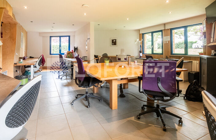 Bureaux 198 m² Annecy - Secteur TRIANGLE D'OR - A DEUX PAS DE... — photo 2