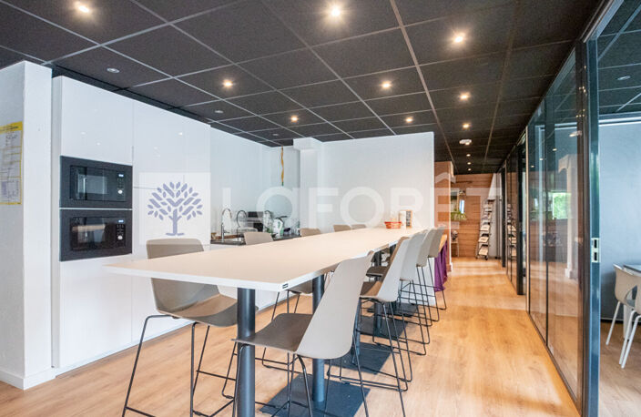 Bureaux 198 m² Annecy - Secteur TRIANGLE D'OR - A DEUX PAS DE... — photo 4