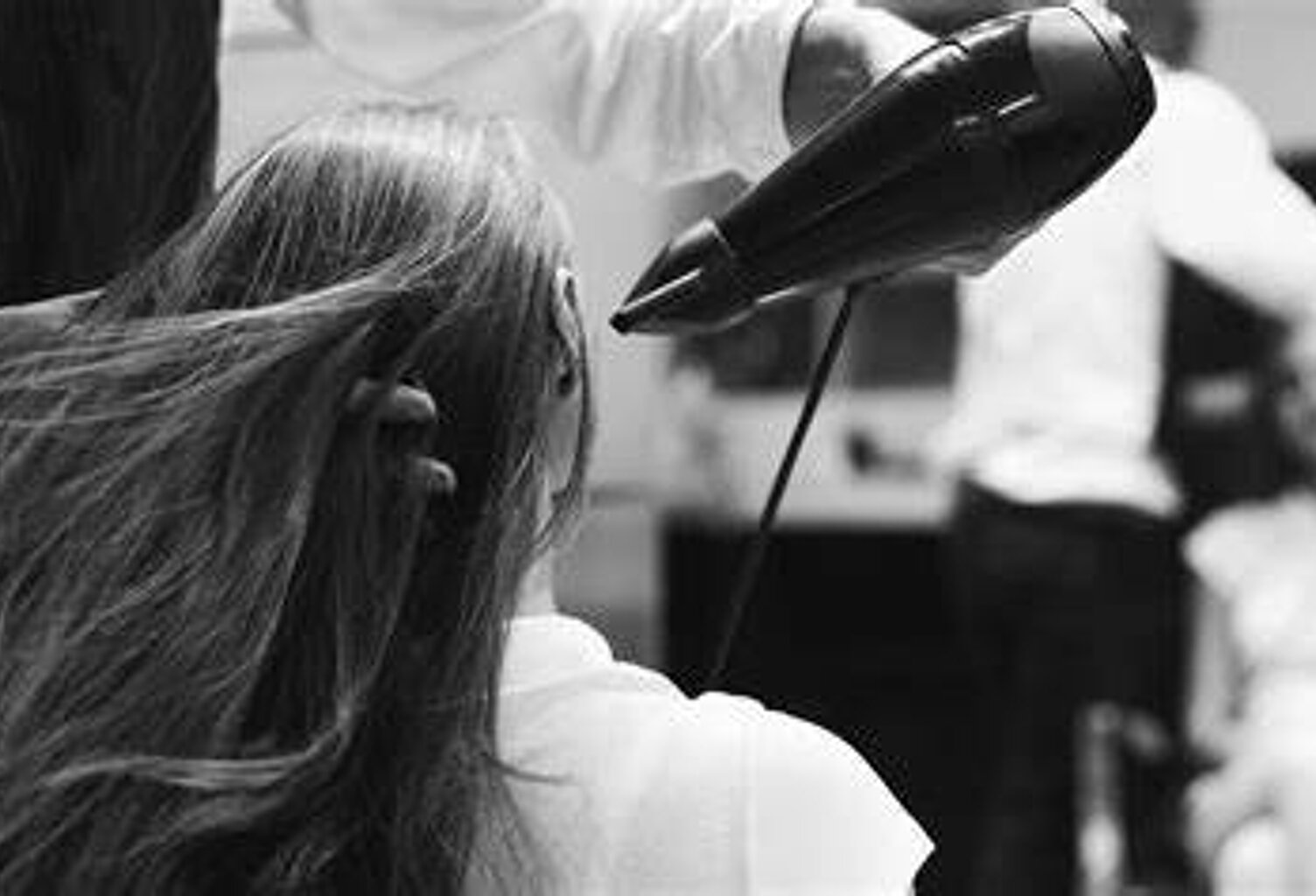 22 - A VENDRE SALON DE COIFFURE LAMBALLE — photo 1