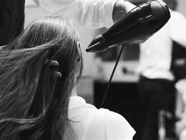 22 - A VENDRE SALON DE COIFFURE LAMBALLE — photo du bien