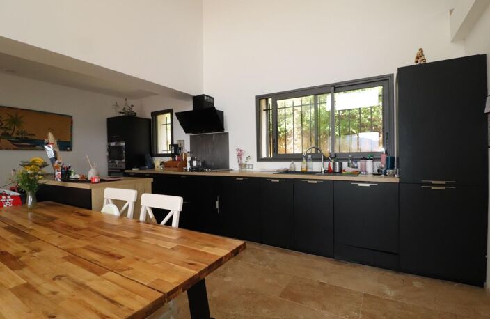 ROQUEVAIRE VILLA T5 DE 160 m² avec 4000 M² TERRAIN — photo 4