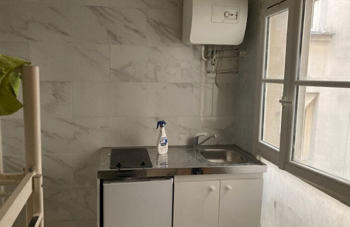 Paris 1 er -Châtelet les Halles chambre refaite à neuf — photo 3