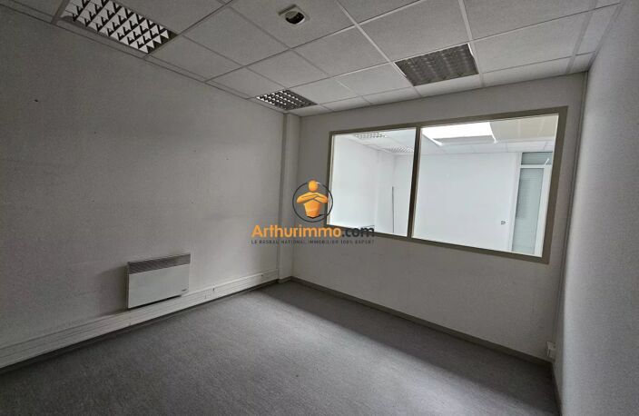 ? À VENDRE – Local professionnel /Espace en coworking /Bureau de 478m² ?  avec 12 parking – accessibilité PMR — photo 5