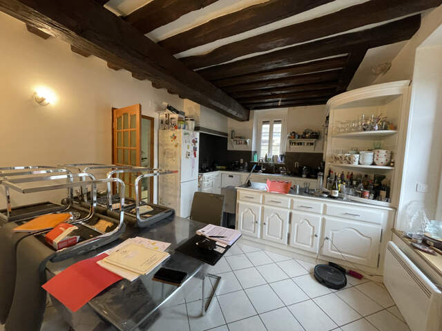 MAISON DANS COMMUNE RECHERCHEE 2 MINUTES DE SENS — photo du bien