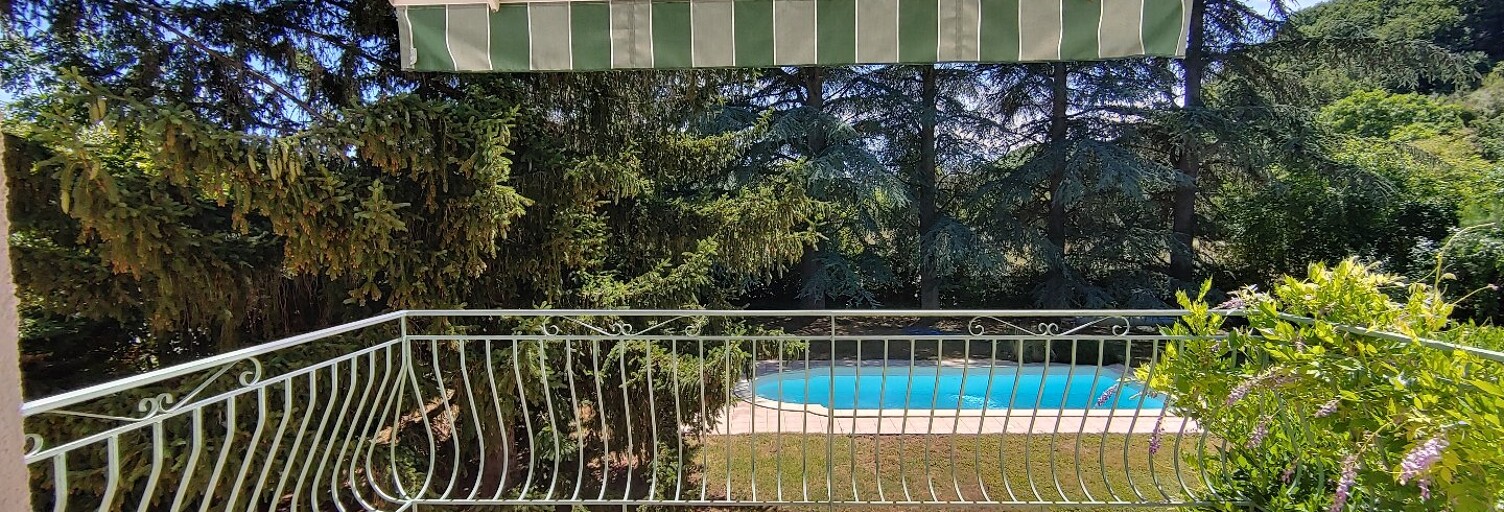 Maison 11 Pièces 247 m² à vendre à Saint-Georges-de-Luzençon (12100)