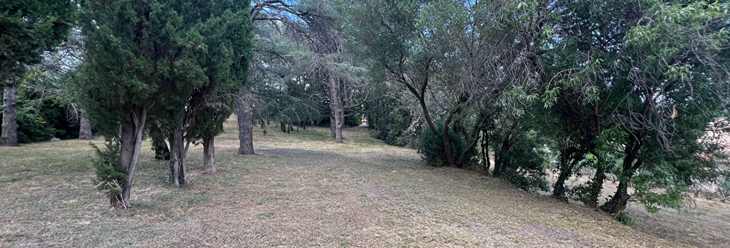 Terrain  960 m² à vendre à Roquebrune-sur-Argens (83520)