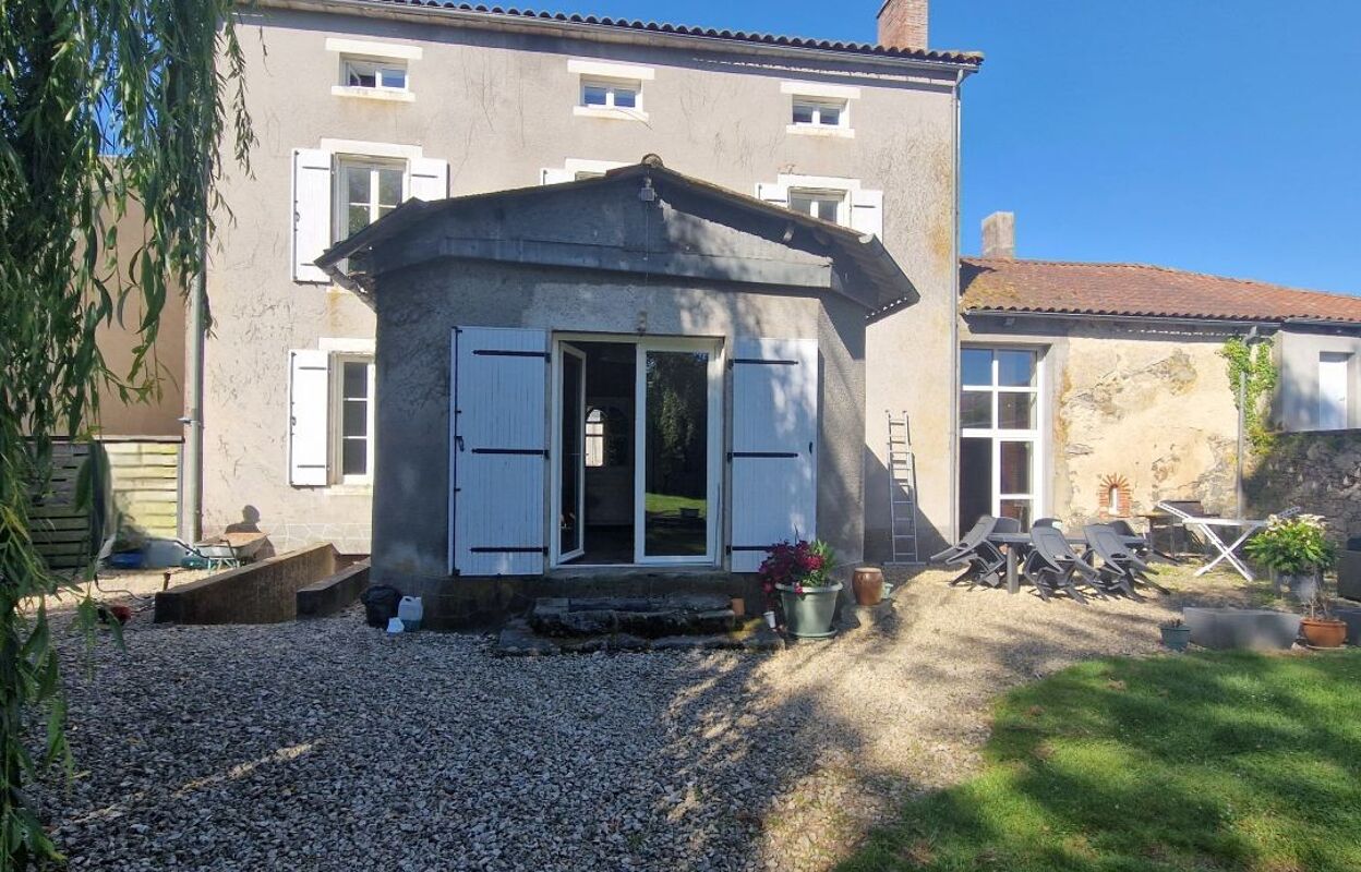 maison 8 pièces 250 m2 à vendre à Moncoutant-sur-Sèvre (79320)