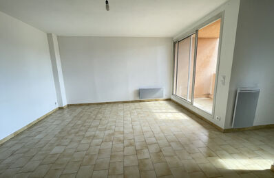 location appartement 620 € CC /mois à proximité de Le Puy-Sainte-Réparade (13610)