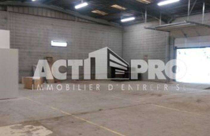 Entrepot à louer — photo 3