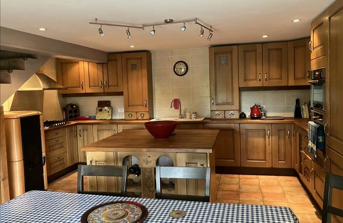 Maison en pierre de 5 pièces principales — photo 2
