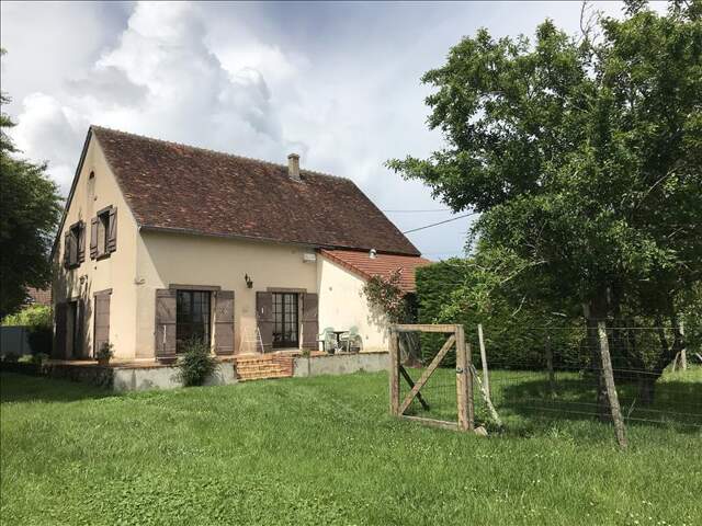 Maison de bourg de 8 pièces principales — photo du bien