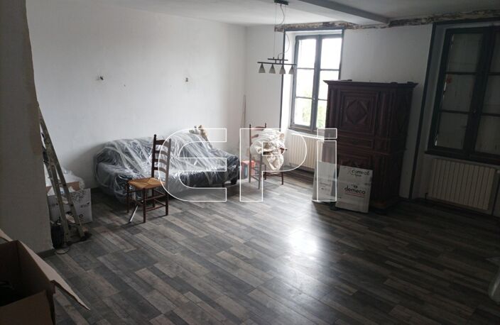 Maison d'habitation de 166m² et commerce de 33m² comprenant au — photo 3